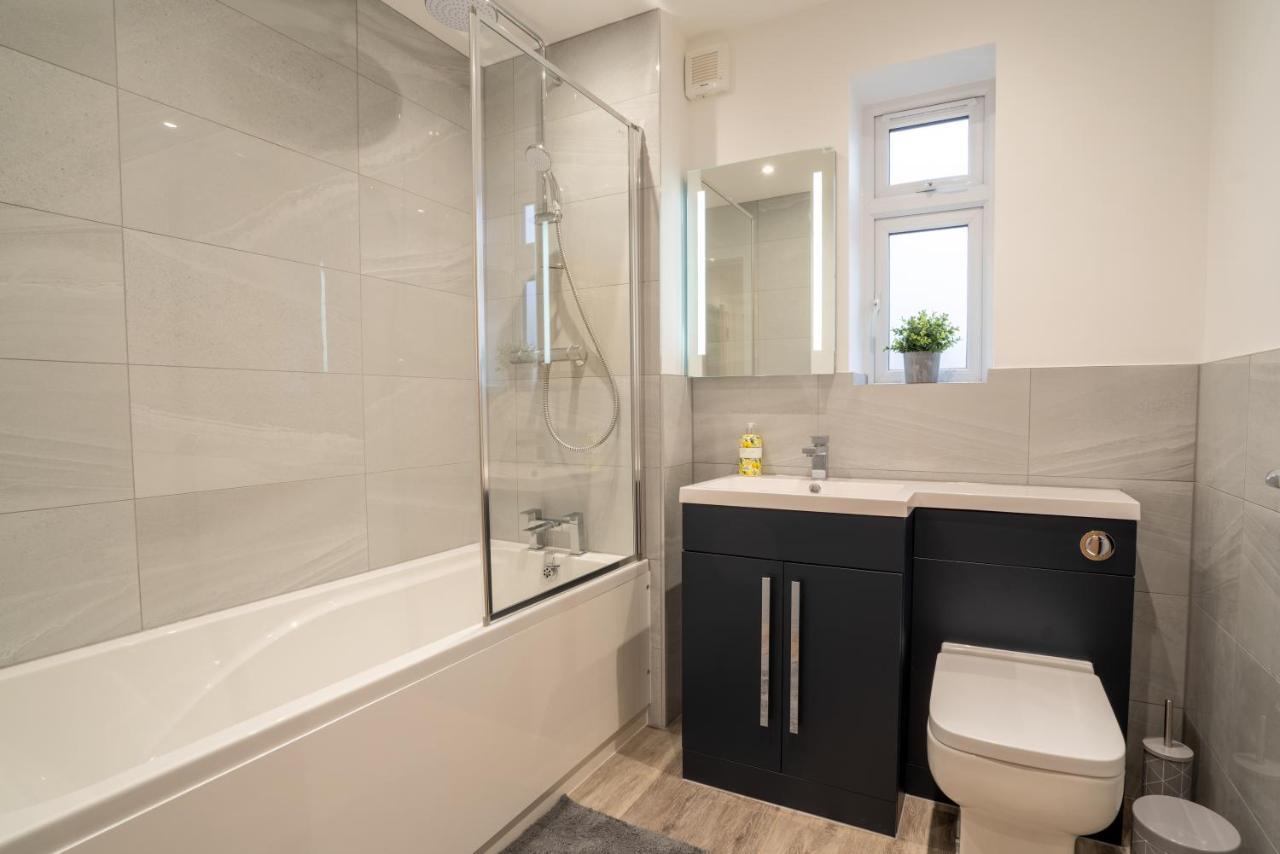 Mill Road Ground Floor Apartment ครอว์ลีย์ ภายนอก รูปภาพ