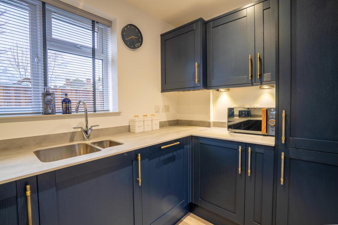 Mill Road Ground Floor Apartment ครอว์ลีย์ ภายนอก รูปภาพ