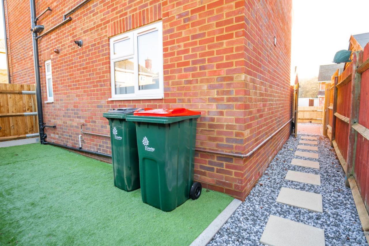 Mill Road Ground Floor Apartment ครอว์ลีย์ ภายนอก รูปภาพ