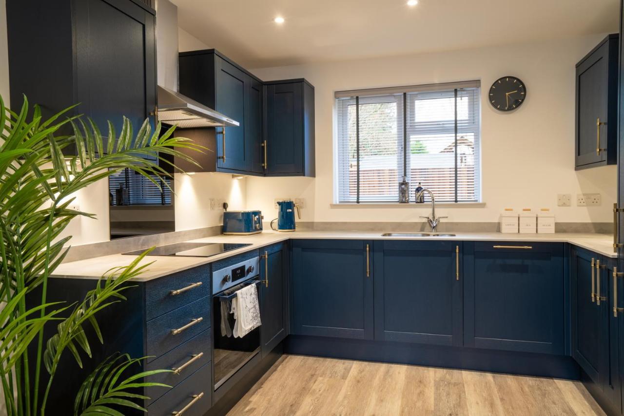 Mill Road Ground Floor Apartment ครอว์ลีย์ ภายนอก รูปภาพ