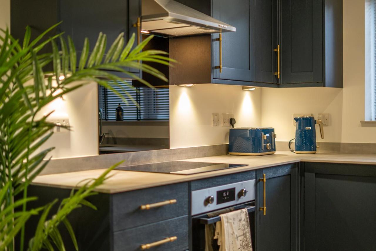 Mill Road Ground Floor Apartment ครอว์ลีย์ ภายนอก รูปภาพ
