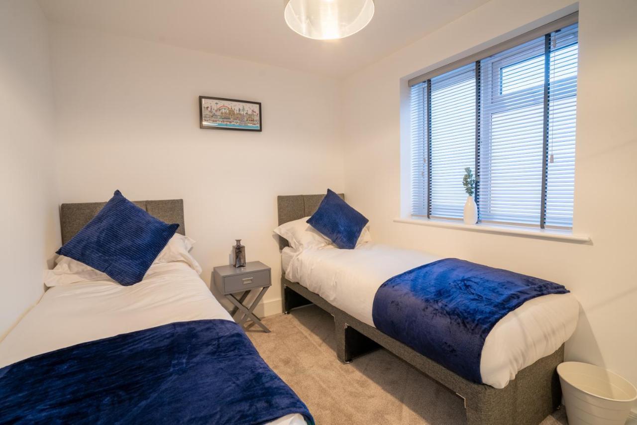 Mill Road Ground Floor Apartment ครอว์ลีย์ ภายนอก รูปภาพ